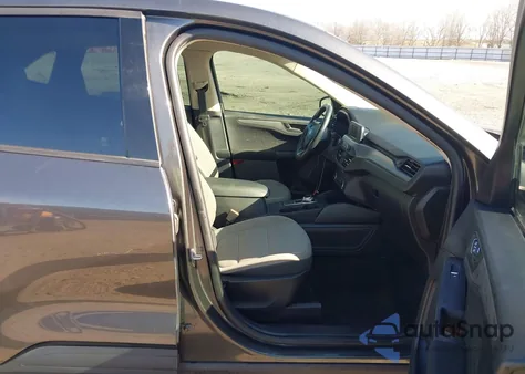 2020 Ford Escape S z USA, uszkodzony, nr VIN 1FMCU0F60LUB57677